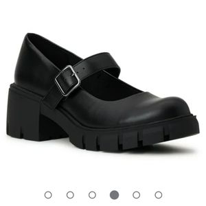 NWOT. Madden NYC Womens Platform Lug Sole Mary Janes Black Size 7M.